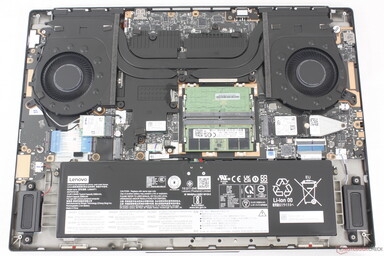 The cooling unit of the Legion 7 16 can handle 145 Watts. (image source: Notebookcheck)
