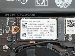 Replaceable M.2-2242 SSD