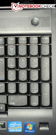 The Samsung 600B5B has a complete numpad.