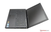 Sony relies on a carbon chassis with an aluminum wrist rest for the case.