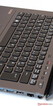 The keyboard features a crisp stroke.