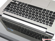 Keyboard and touchpad leave a good impression altogether…