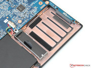 In addition to an mSATA SSD, a 2.5-inch drive can also be installed.