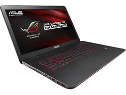 Asus G771JM. Test model provided by Notebooksbilliger.de