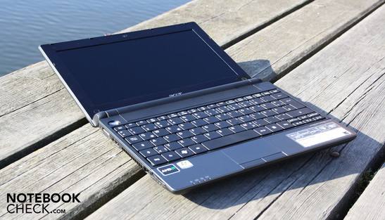 Acer Aspire One 521: Better performance than every Intel Atom netbook, and still pretty portable