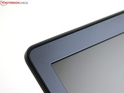 The display lid does flex, however ...