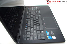 The keyboard is very flat, features a short drop and is very quiet.