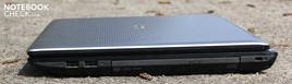 Right side: 2 x USB, DVD-Drive