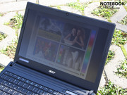 The thin lid has an aluminum cover,