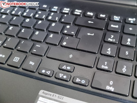 The keyboard enables quick familiarization and provides good feedback.