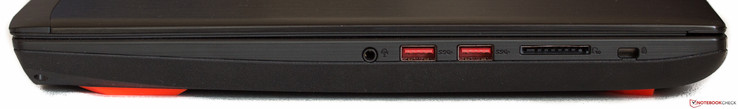Right side: Audio in/out, 2x USB 3.0, SD-card, Kensington