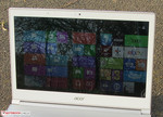 The Acer Aspire S7-392 outdoors (sunlight)