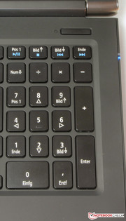 A number pad is installed.