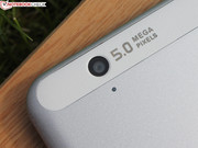 The rear-facing camera convinces with a high resolution and crystal clear pictures.