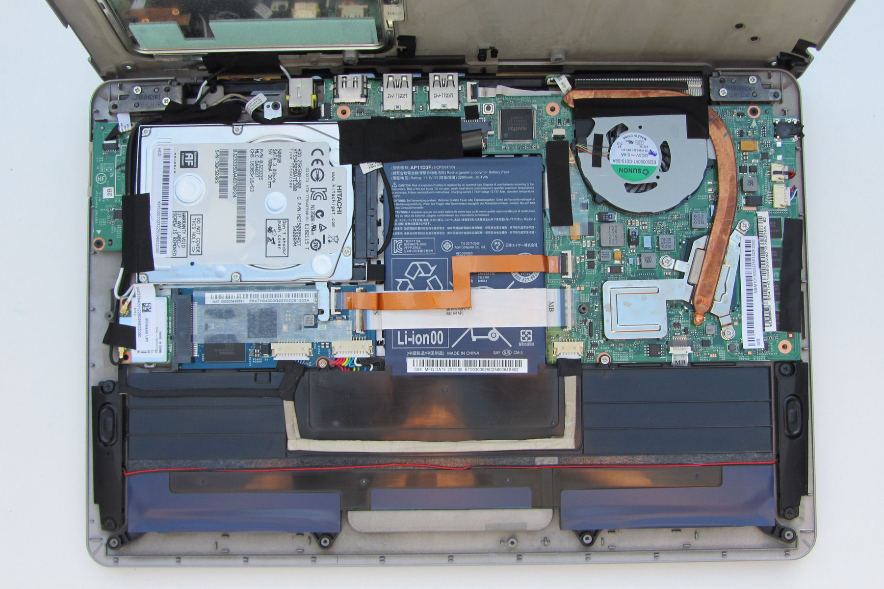 Review Acer Aspire S3 391 G52add Ultrabook NotebookCheck The case s underside can be removed easily