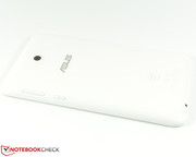 The matte-white back cannot be removed, and the battery is non-removable.
