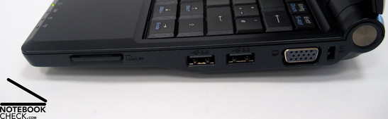 Right Side: Card Reader, 2x USB, VGA, Kensington