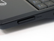 As with its bigger competitors, the Eee PC 900 has an integrated card reader at its disposal.