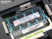 Rare: There is only one single 4096 MB Hynix PC3 RAM module (not 2x2GB).