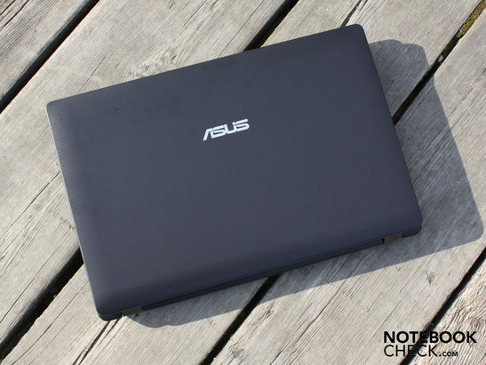 ASUS K73SV-TY032V: Solid midrange technology in a stable case