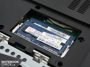 The second and third RAM slot (max. 12GB) is found beside the disks