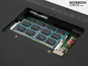 Maintenance covers grant access to the DDR3 RAM modules (2 slots)