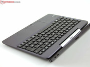 The keyboard of our 32 GB version does not have any internal hardware (only USB 3.0).