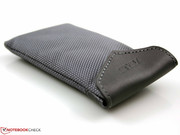 Asus adds a high-end, stable pouch,