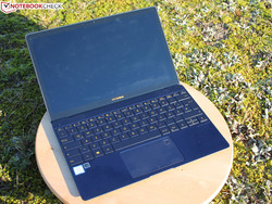 In review: ZenBook 3 UX390UA-GS041T. Test model courtesy of Cyberport.