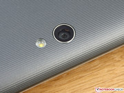 The 8 MP  main camera surprises with very good focusing and a high color accuracy.