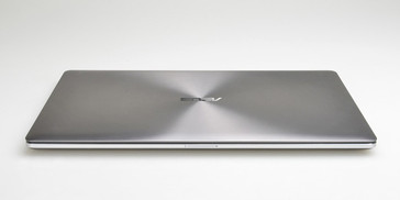 Asus ZenBook NX500 4K ultrabook closed lid