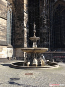 Cologne Cathedral: fountain