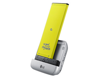 LG "Cam Plus" module with extra battery for improved camera features