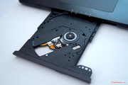 The optical drive is easy to take out via hot-swap.
