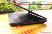 The Travelmate P653 has a very stable, but also 3 cm thick base, ...