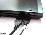 Due to slim USB-plugs use on USB ports with little distance to each other is possible