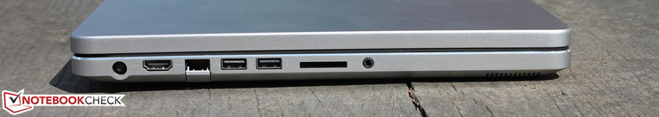 Power socket, HDMI, Ethernet RJ45, 2x USB 3.0, 7in1 card reader, mic+line combo