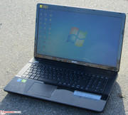 The Acer Aspire E1-772G outdoors