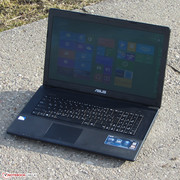 The Asus F75A used outdoors.