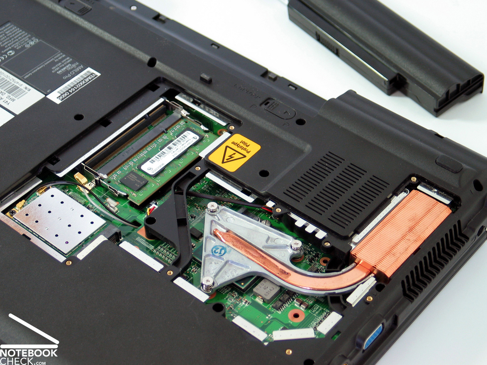 Fujitsu siemens amilo pro v3505 specs Fujitsu siemens amilo pro v3505 specs