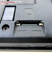 A micro SD slot for up to 32 GB is next to the SIM slots.