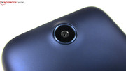 The 5-megapixel primary camera does not provide an exceptionally high image quality.