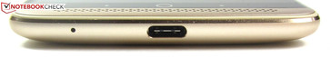 Lower edge: USB port (USB 2.0 Type-C)