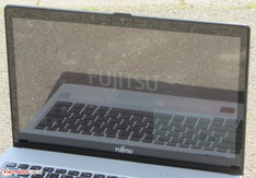 Fujitsu Lifebook S935 Subnotebook Review - NotebookCheck.net Reviews