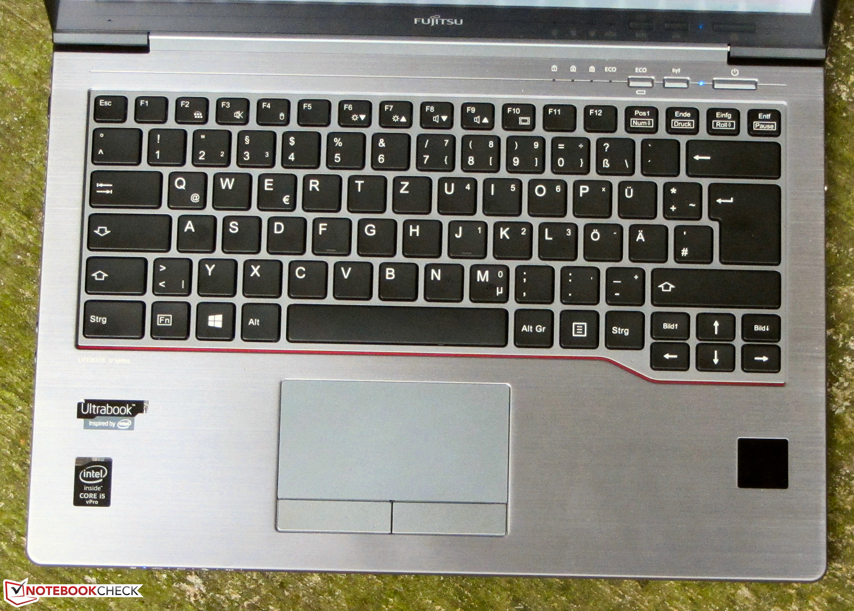 Fujitsu LifeBook U745 Ultrabook Review - NotebookCheck.net Reviews