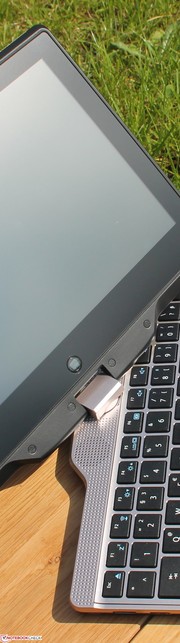 Gigabyte U2142: The traditional convertible mode works flawlessly. Still, users should take care as to not risk any cracks in the plastics chassis.