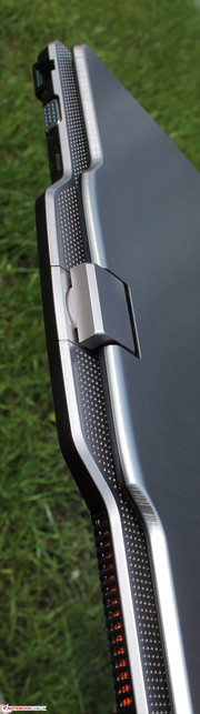 Gigabyte U2142: Its interesting design language reminds us of the Starship Enterprise.