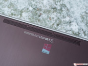 Unfortunately, the main exhaust vents sit beneath the device.