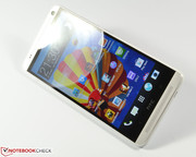 In review: The HTC One Max phablet.