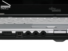 Ports at the front edge of the Lifebook S6410 02DE